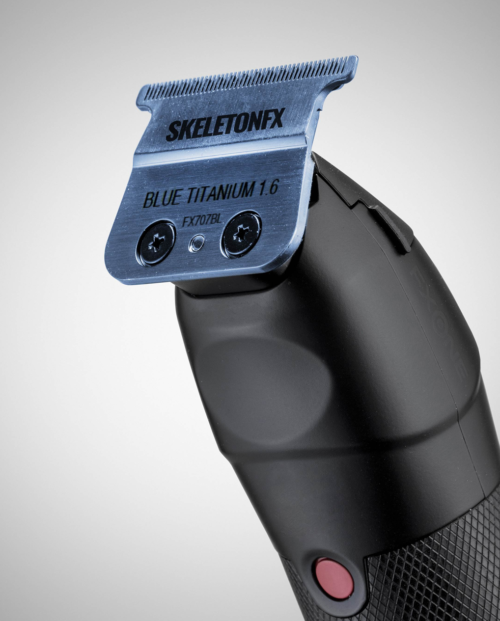 FXONE BLACK SKELETON – TRIMMER PROFESIONAL CON CUCHILLA EXPUESTA Y MOTOR DIGITAL