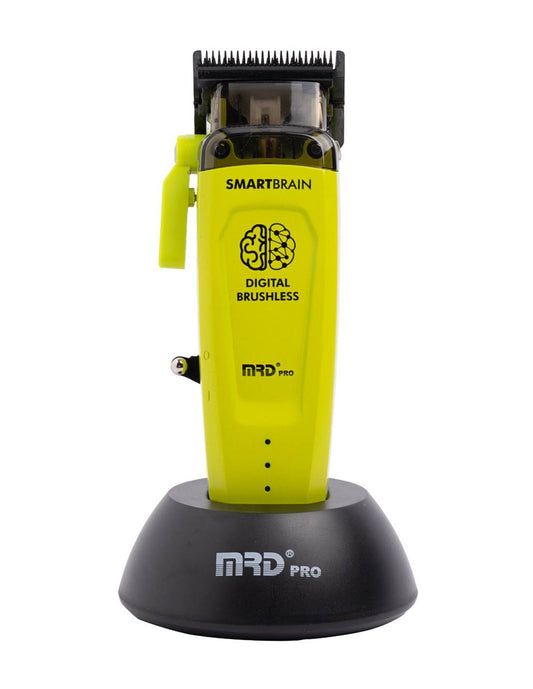 MRD Pro Metal Clipper sobre base de carga – estación de carga rápida incluida.